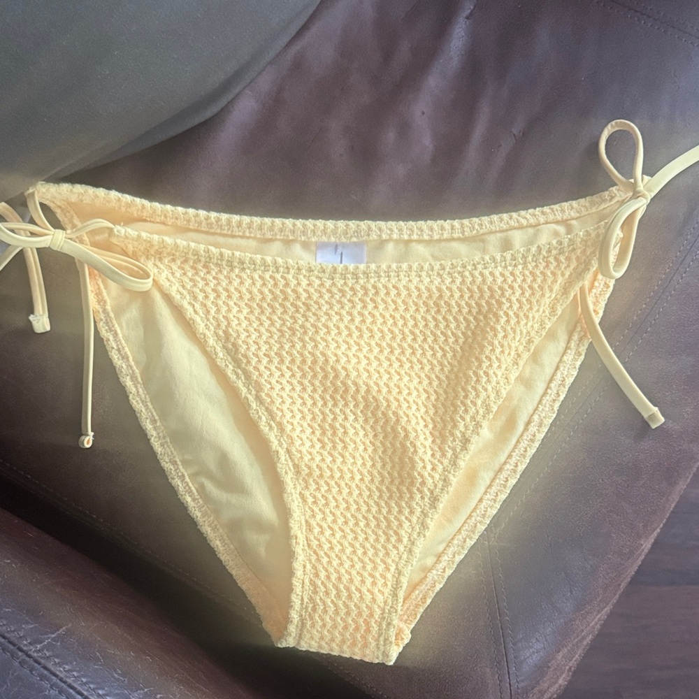 Wild Fable yellow Bikini Bottom NEW w Protector size L